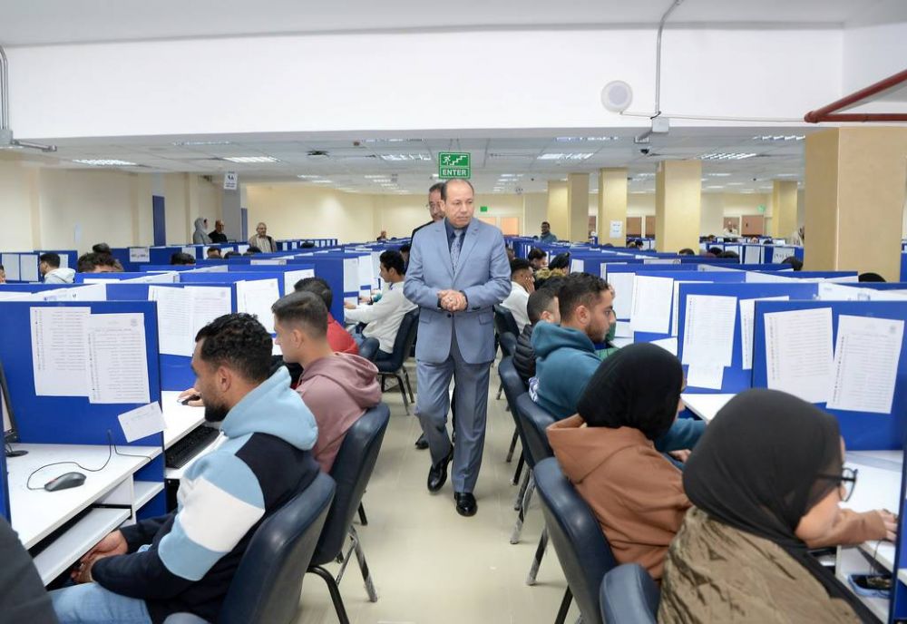 Le Président de l’Université de Mansoura inspecte le déroulement des examens du premier semestre dans les Facultés de pédagogie et de Droit