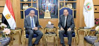 Président, Université de Mansoura, Thèse de doctorat, Réception, Protection constitutionnelle des droits des personnes âgées, Thèse de doctorat, Premier vice-président de la Chambre des représentants