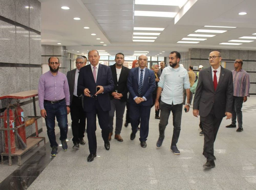 رئيس جامعة المنصورة يتابع تنفيذ مشروعات التطوير بالقطاعات التعليمية والطبية