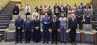 رئيس جامعة المنصورة يلتقي طلاب الدراسات العليا بجامعة المستقبل ويبحث التوسع في الشراكات الأكاديمية والعلمية