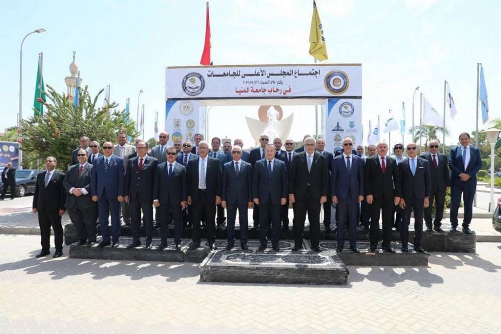 رئيس جامعة المنصورة يشارك في اجتماع المجلس الأعلى للجامعات ويستعرض 25 مشروعًا بحثيًا وأبرز الابتكارات وبراءات الاختراع